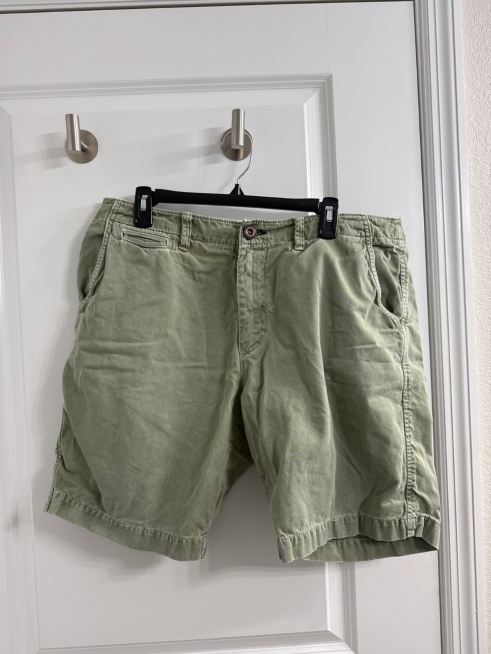 American Eagle Outfitters Light Olive Cargo Shorts